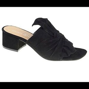 NIB-Chinese Laundry Black Suede Mules
